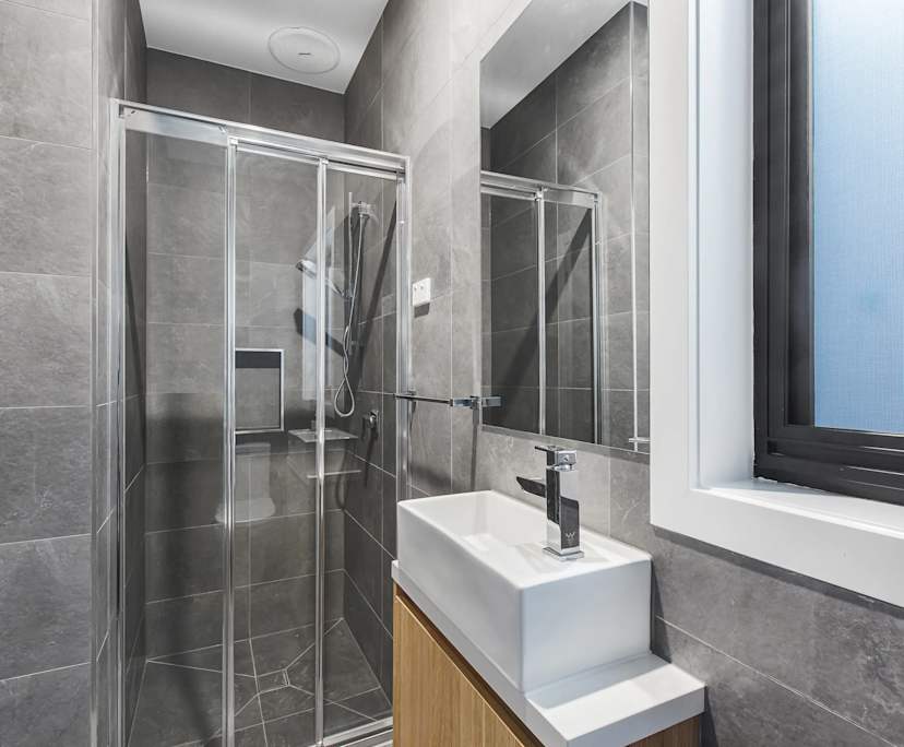 $305, Share-house, 6 bathrooms, Kingsbury VIC 3083