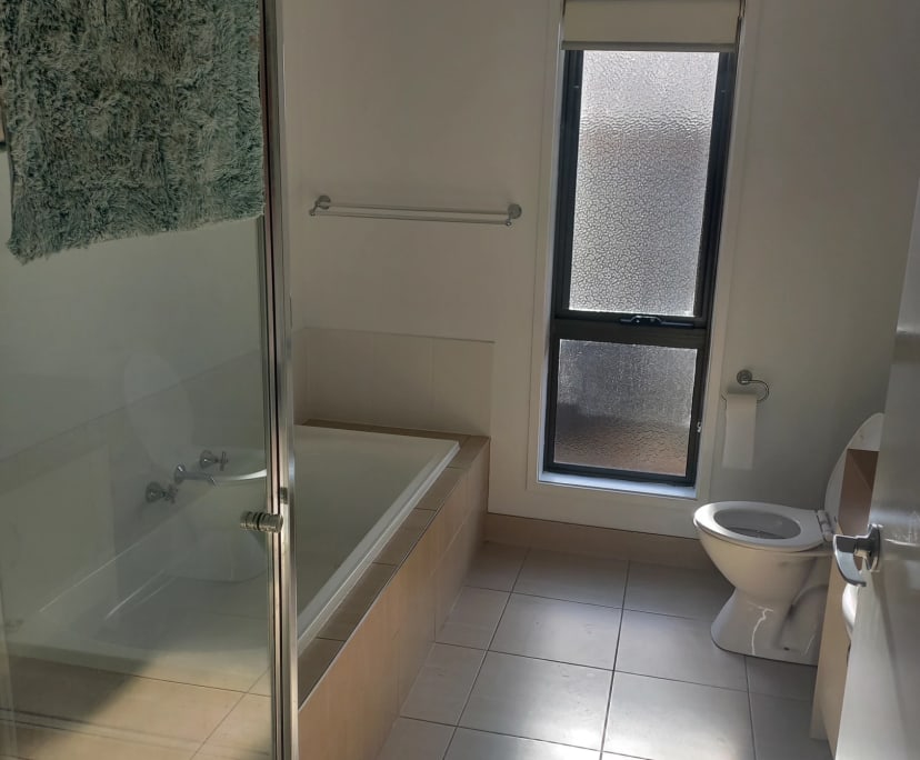 $300, Homestay, 3 bathrooms, Mount Martha VIC 3934