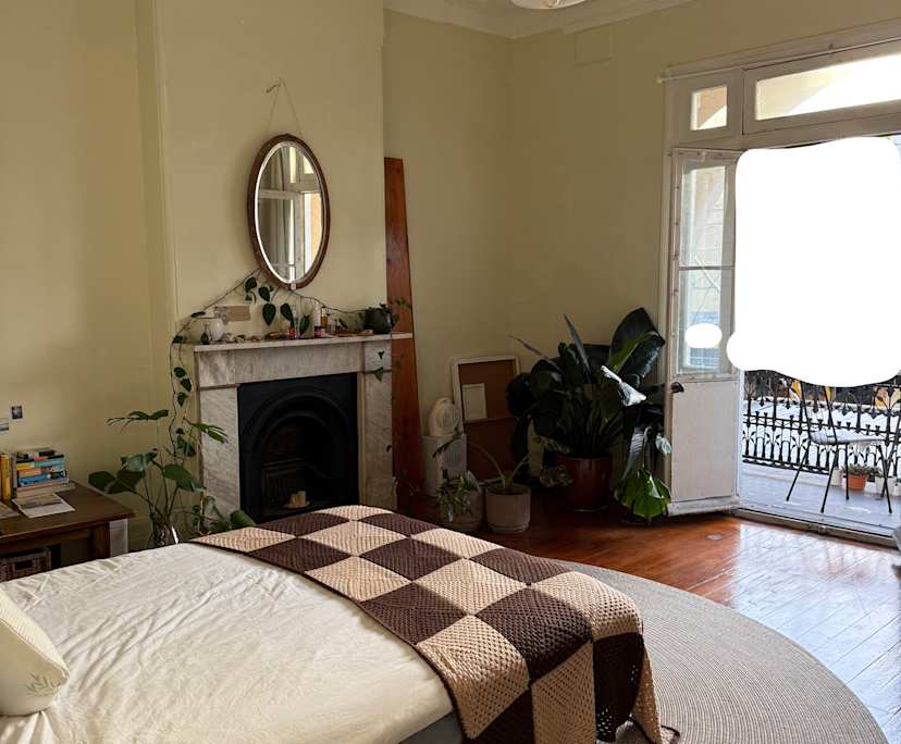 Furnished room in a flatshare