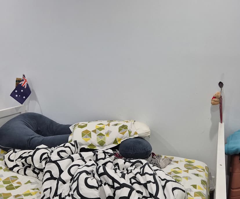 Furnished room with ensuite in a flatshare