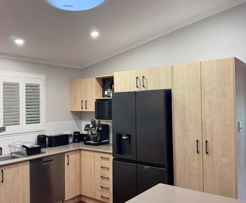 $350, Share-house, 4 bathrooms, Jubilee Pocket QLD 4802