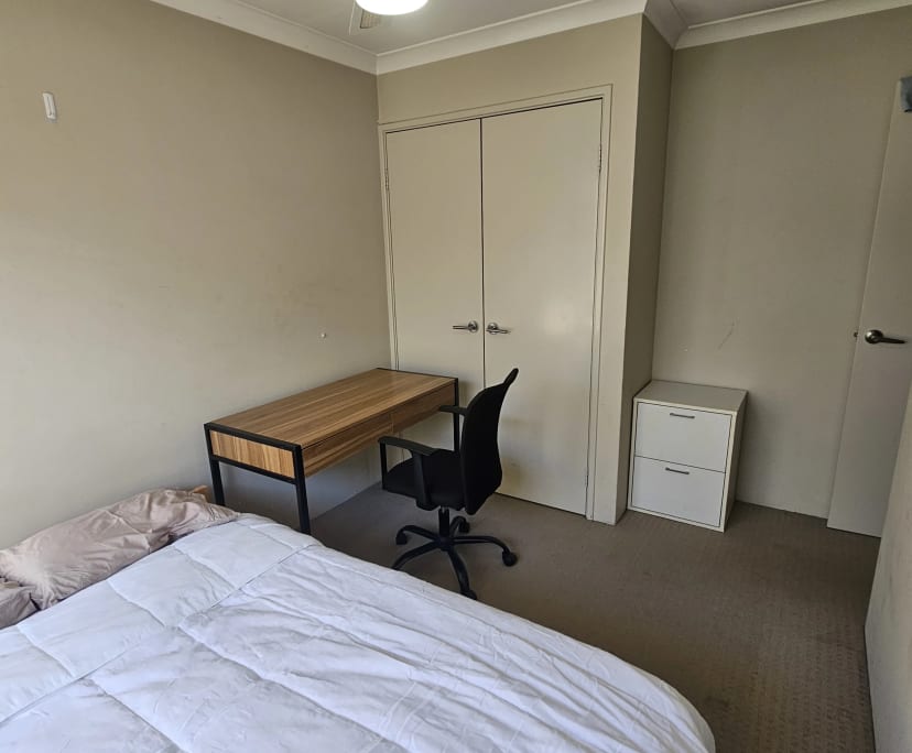 $250, Share-house, 4 bathrooms, Pearsall WA 6065