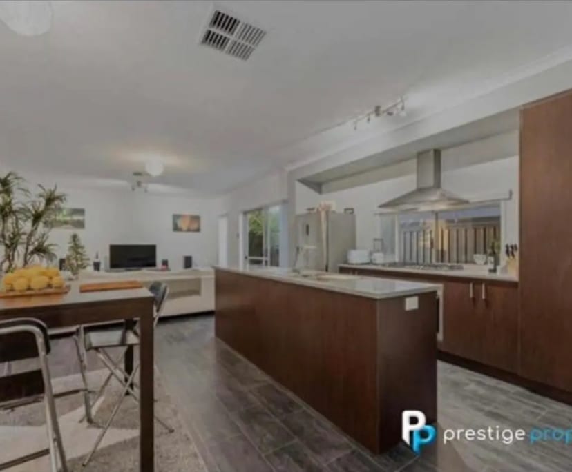 $320, Share-house, 3 bathrooms, Banksia Grove WA 6031