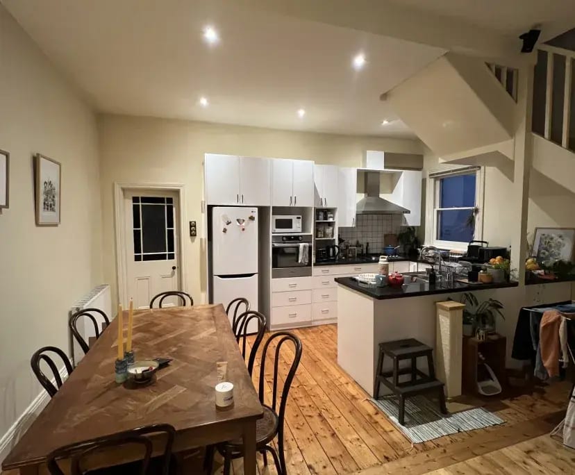 Room in a share house