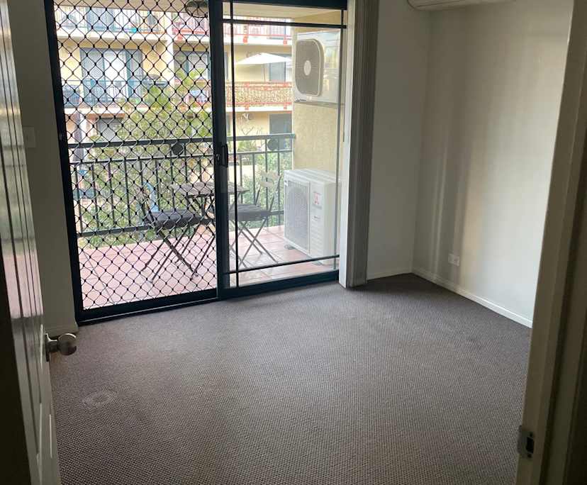 Unfurnished room with own bathroom