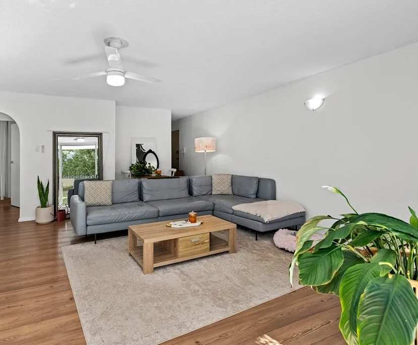 Unfurnished room in a flatshare
