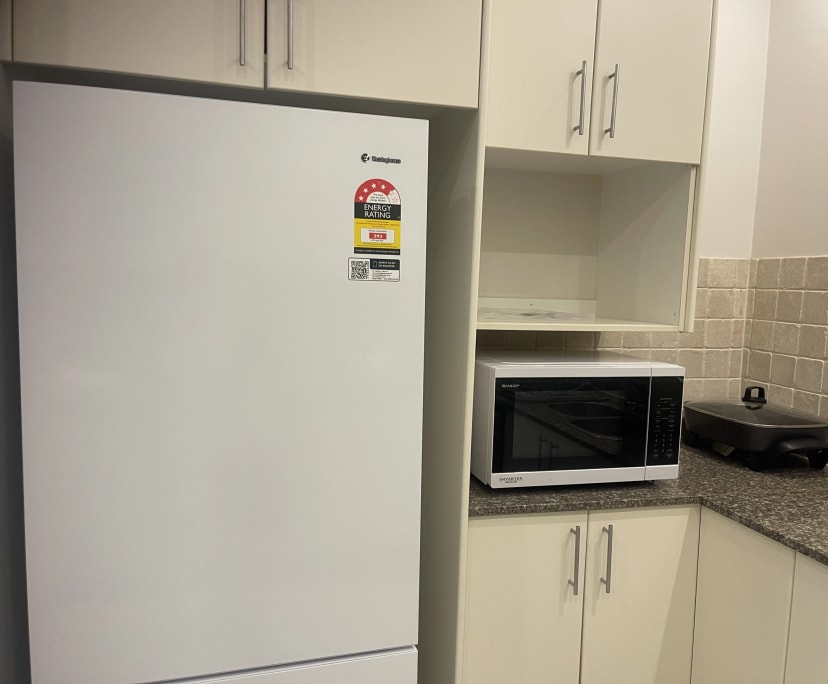 $350, Flatshare, 3 bathrooms, Cannonvale QLD 4802