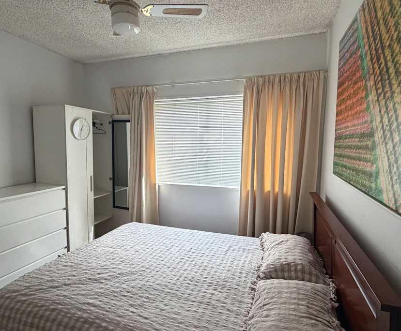 Furnished room in a flatshare