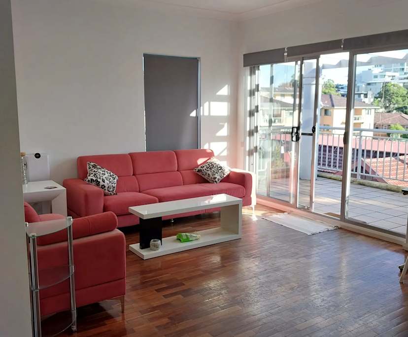 Furnished room in a flatshare