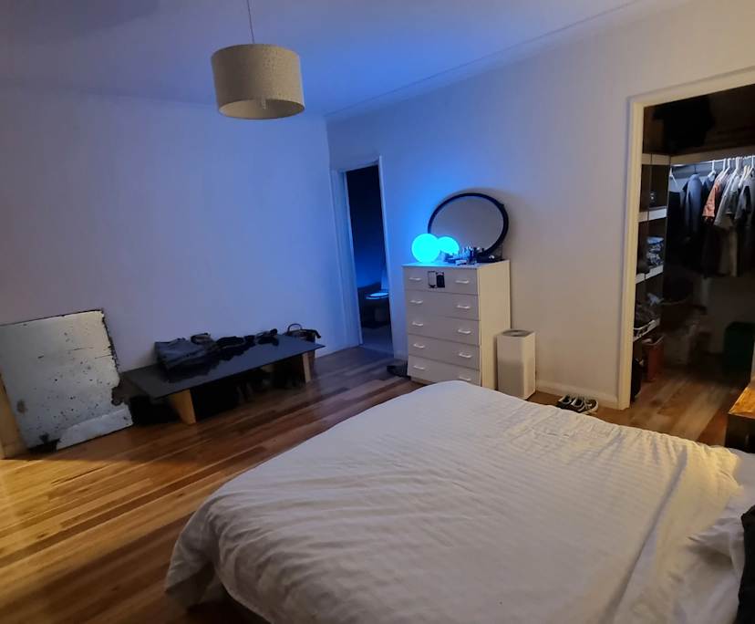 Room in a share house