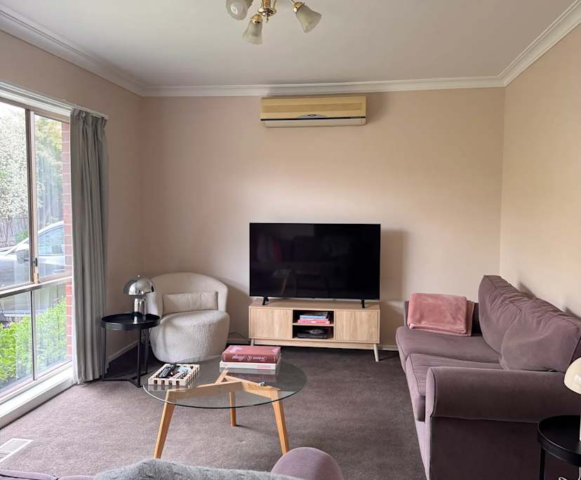Unfurnished room in a flatshare