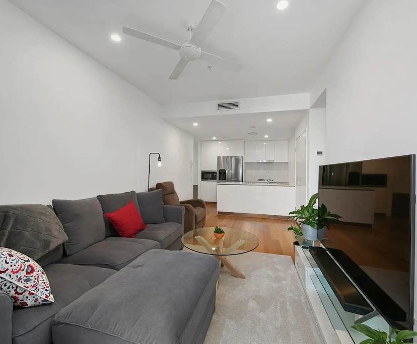 $360, Flatshare, 2 bathrooms, Newstead QLD 4006