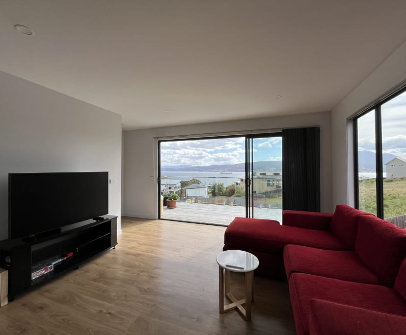 Unfurnished room in a share house