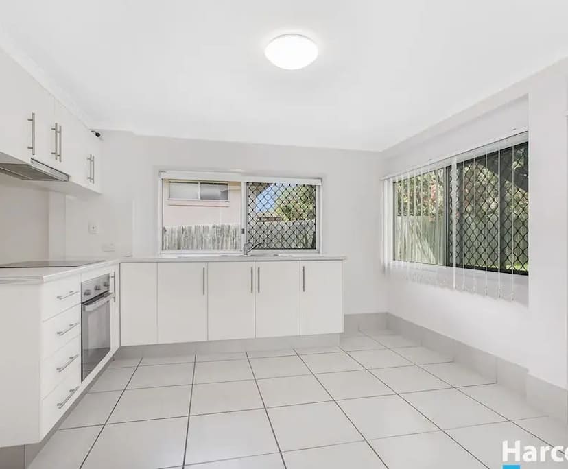 Whole property with 2 rooms for rent