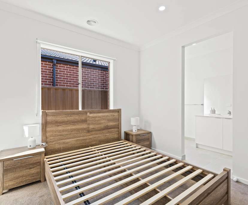 $200, Share-house, 3 bathrooms, Melton South VIC 3338