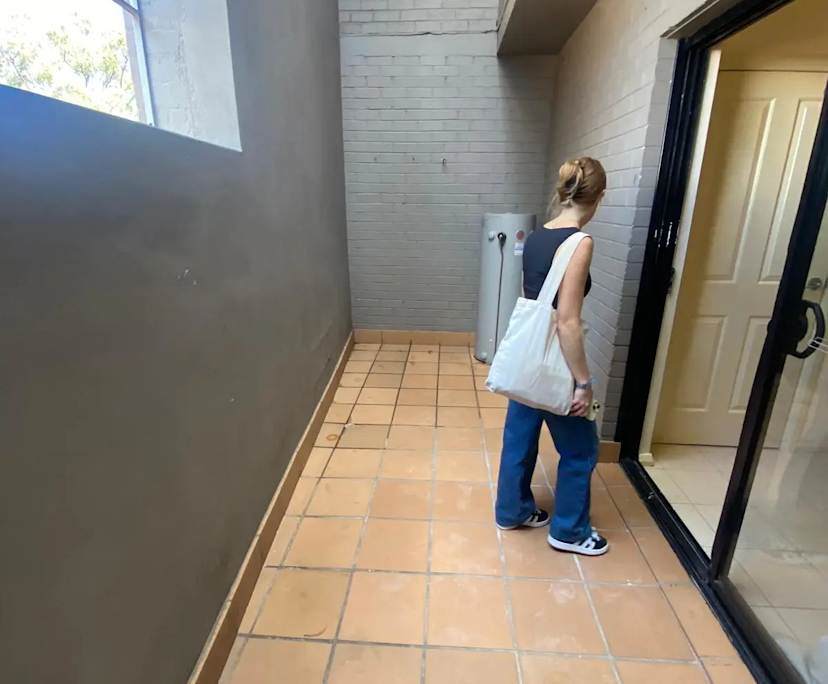 Unfurnished room in a flatshare