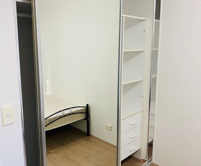 $240, Flatshare, 2 bathrooms, Chippendale NSW 2008