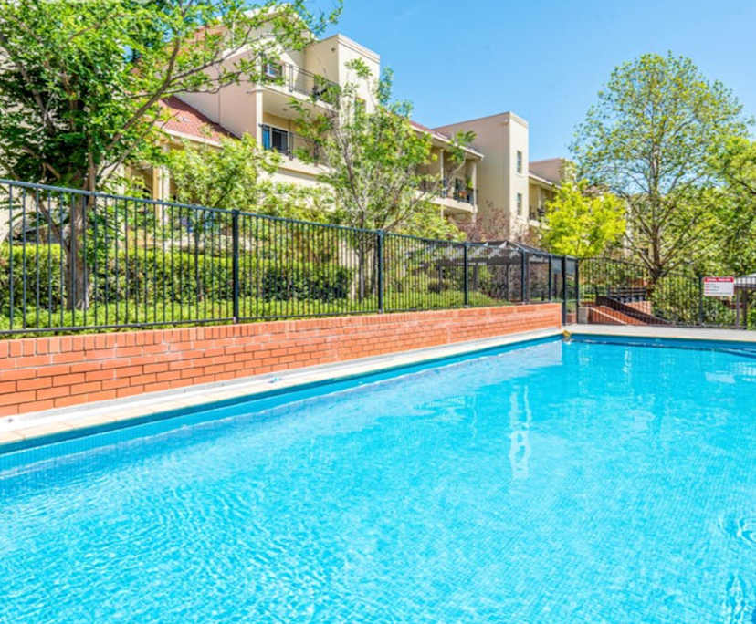 Whole property with 2 rooms for rent