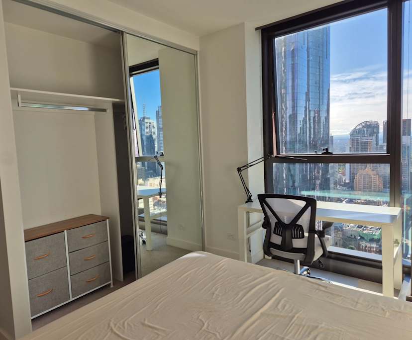 Furnished room in a flatshare