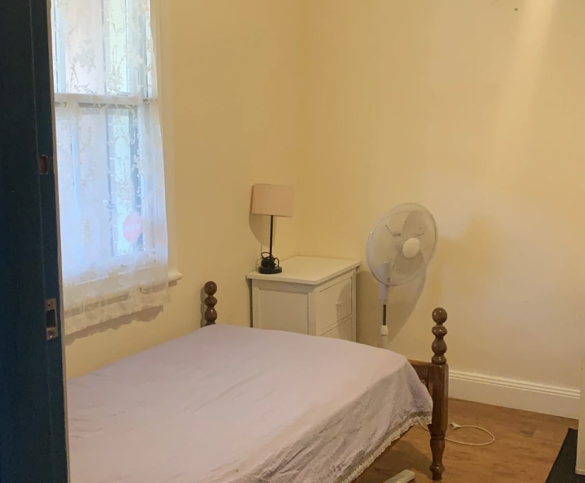 Room in a share house