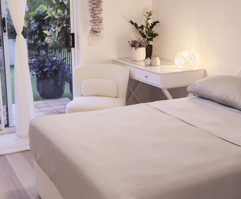 Furnished room with own bathroom