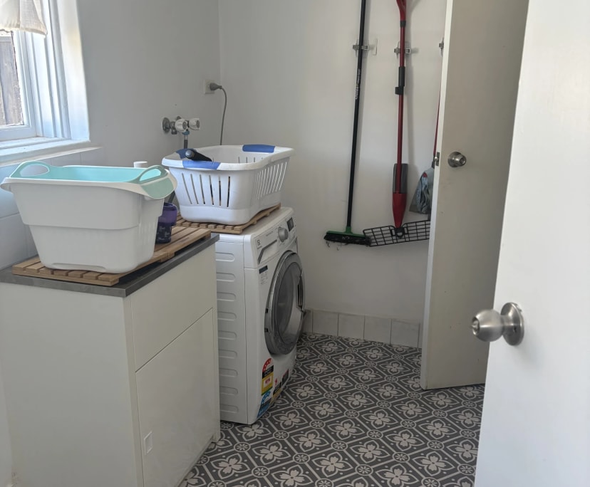 Unfurnished room in a flatshare
