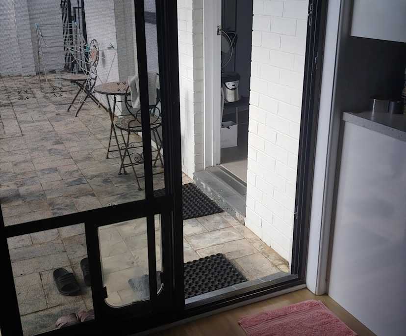 $320, Share-house, 4 bathrooms, Broadbeach Waters QLD 4218