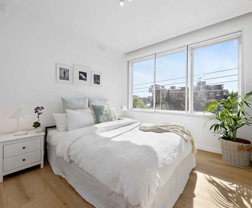 Whole property with 1 room for rent