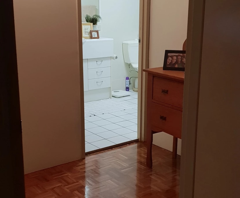 $270, Flatshare, 2 bathrooms, Red Hill QLD 4059