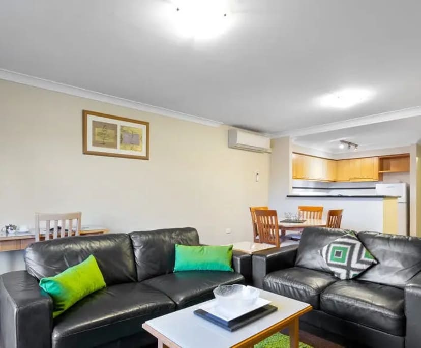 Furnished room with ensuite in a flatshare