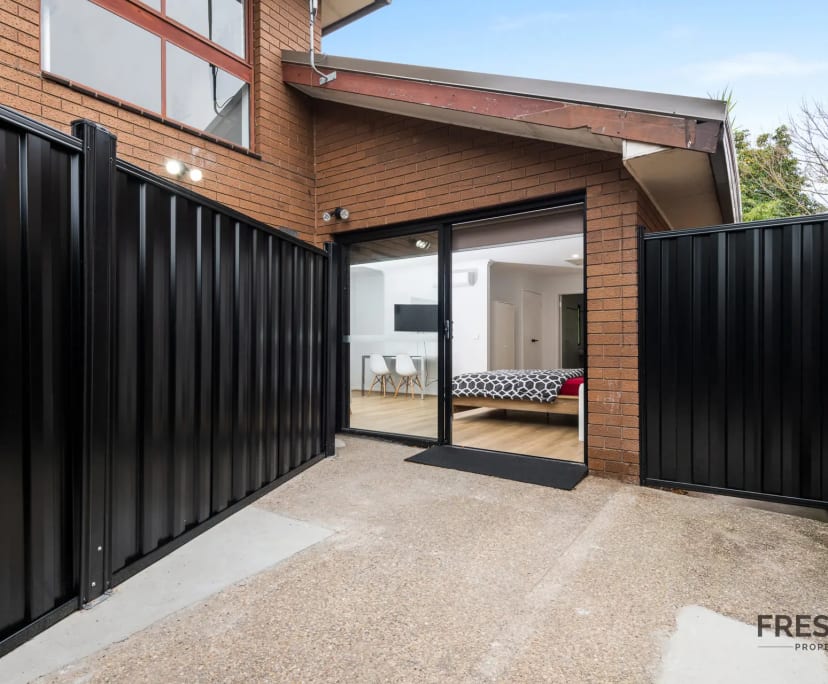 $330, Share-house, 6 bathrooms, Bell Post Hill VIC 3215