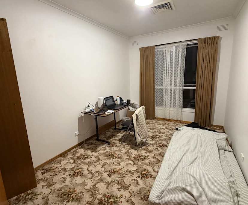 Room in a share house