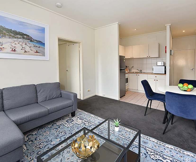 $699, 1-bed, 1 bathroom, Melbourne VIC 3004