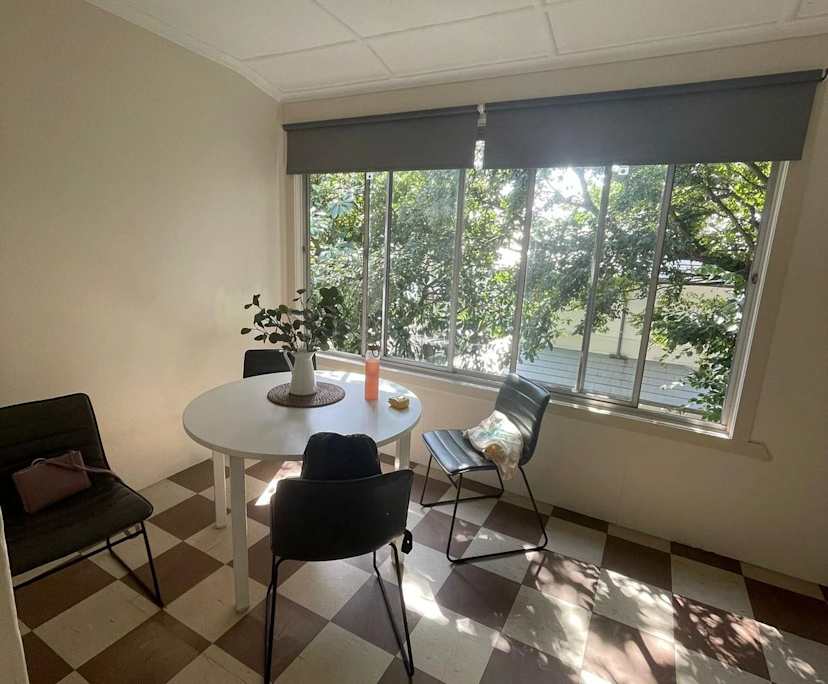 Furnished room in a flatshare