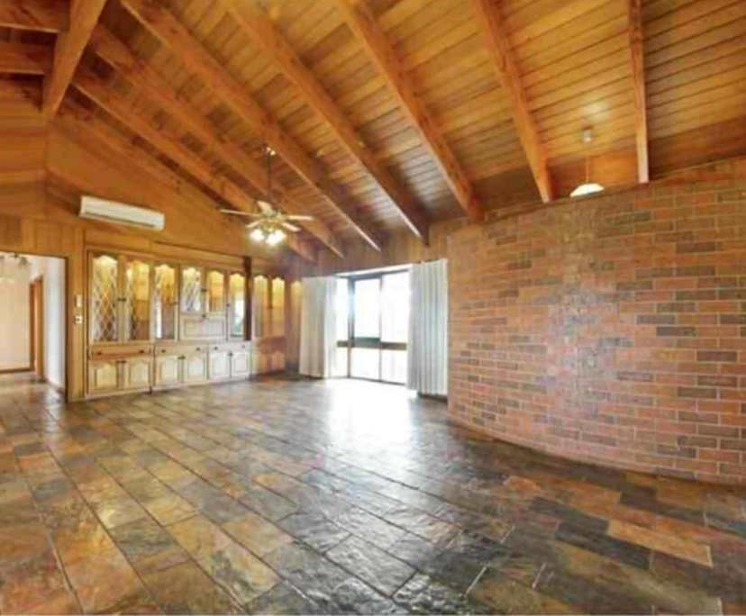 Room in a share house
