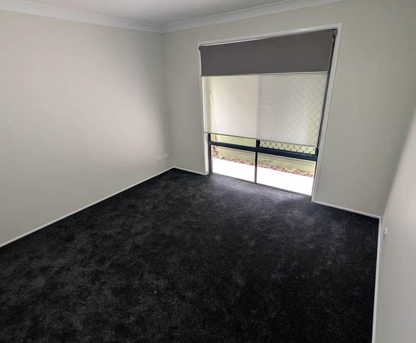 $215, Share-house, 3 bathrooms, Parkinson QLD 4115