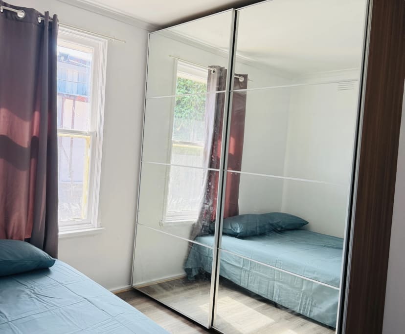 Room in a share house
