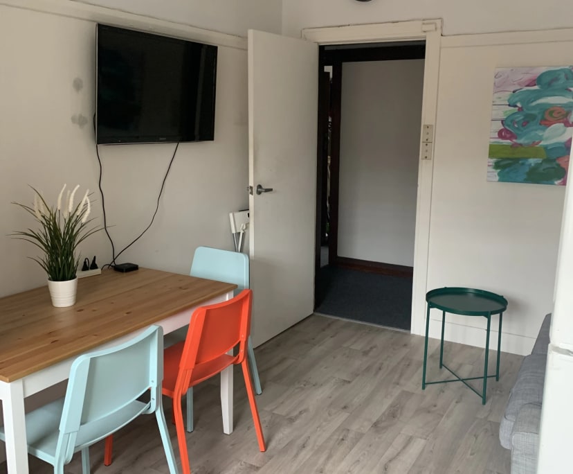 Furnished room in a flatshare