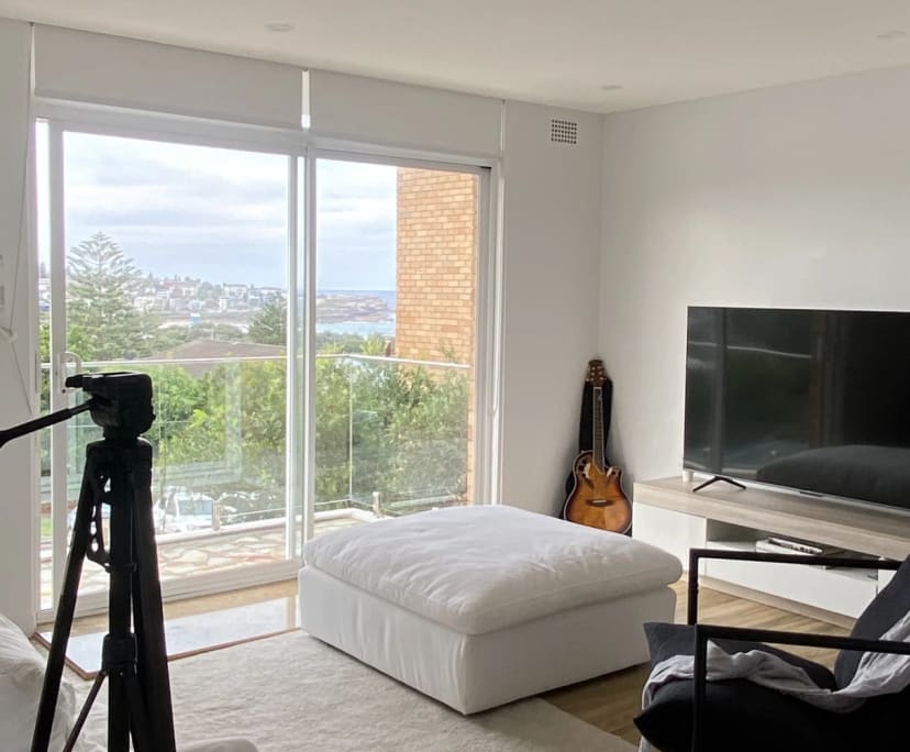 Furnished room in a flatshare