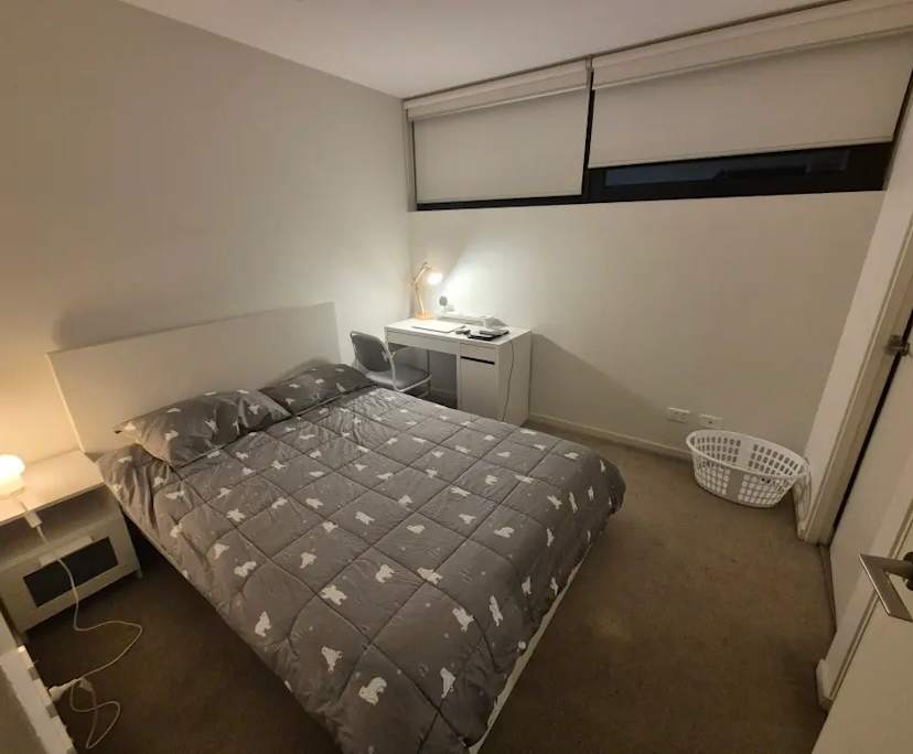 Furnished room with ensuite in a flatshare