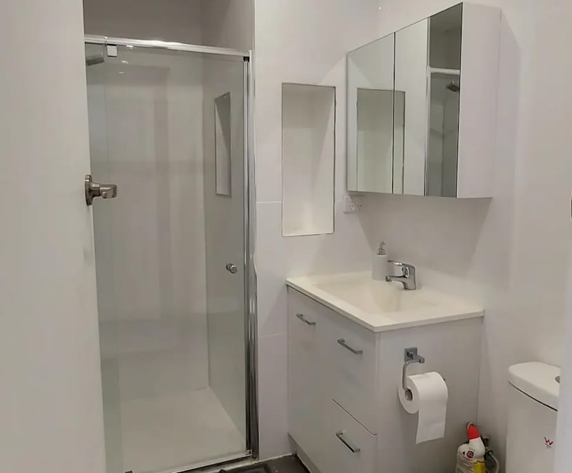 $230-250, Share-house, 3 rooms, Thomastown VIC 3074, Thomastown VIC 3074