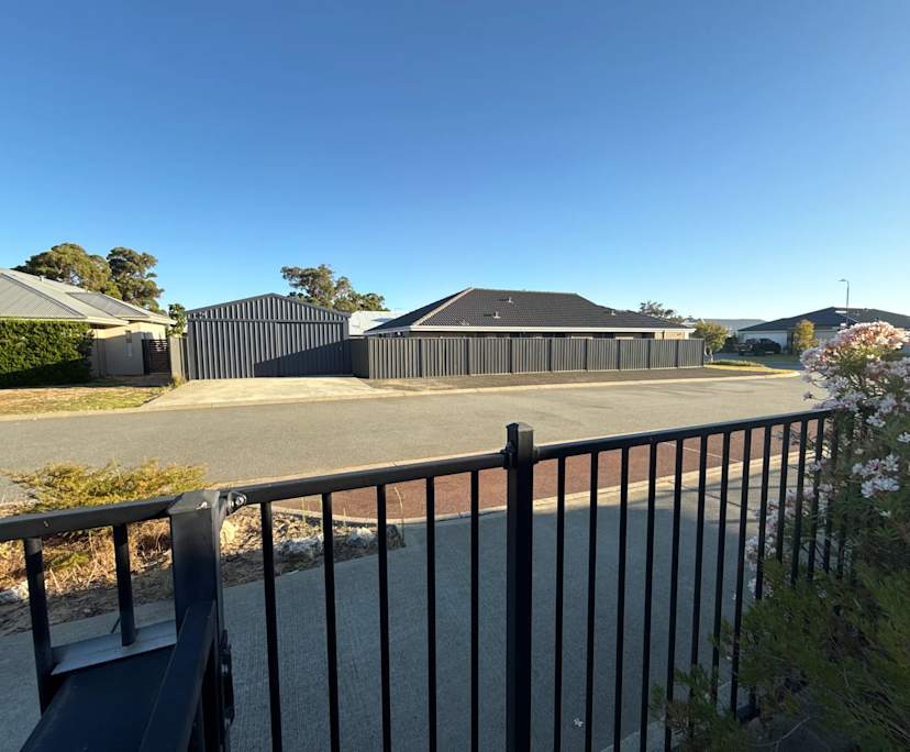 Room in a share house