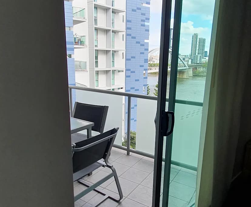 $275, Flatshare, 3 bathrooms, Brisbane City QLD 4000
