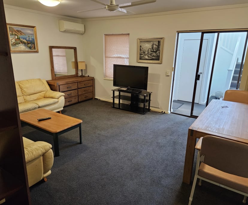 Furnished room in a flatshare