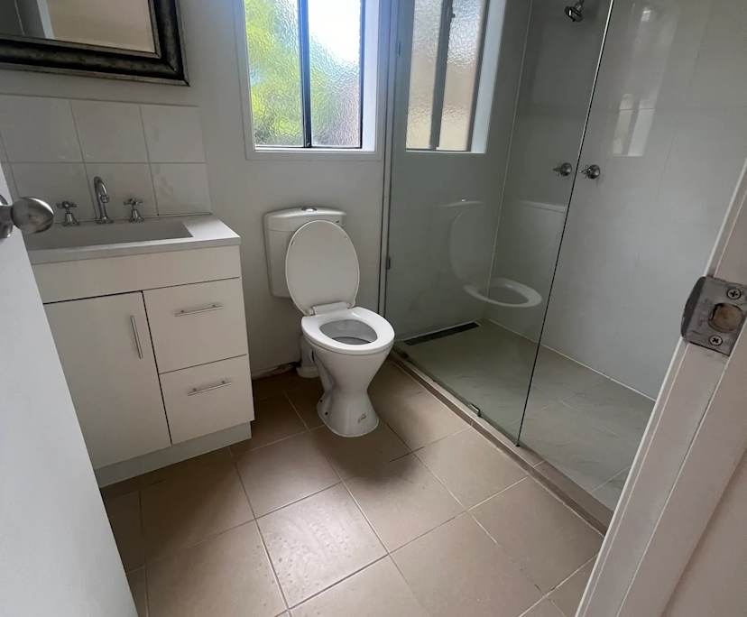 $210, Flatshare, 2 bathrooms, Albanvale VIC 3021