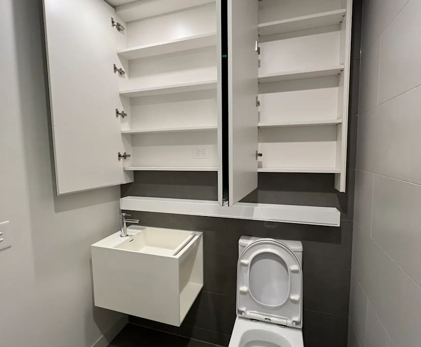 $400, Flatshare, 2 bathrooms, Docklands VIC 3008