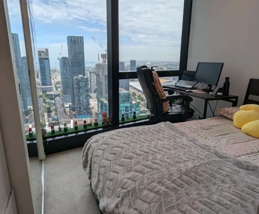 Furnished room with ensuite in a flatshare