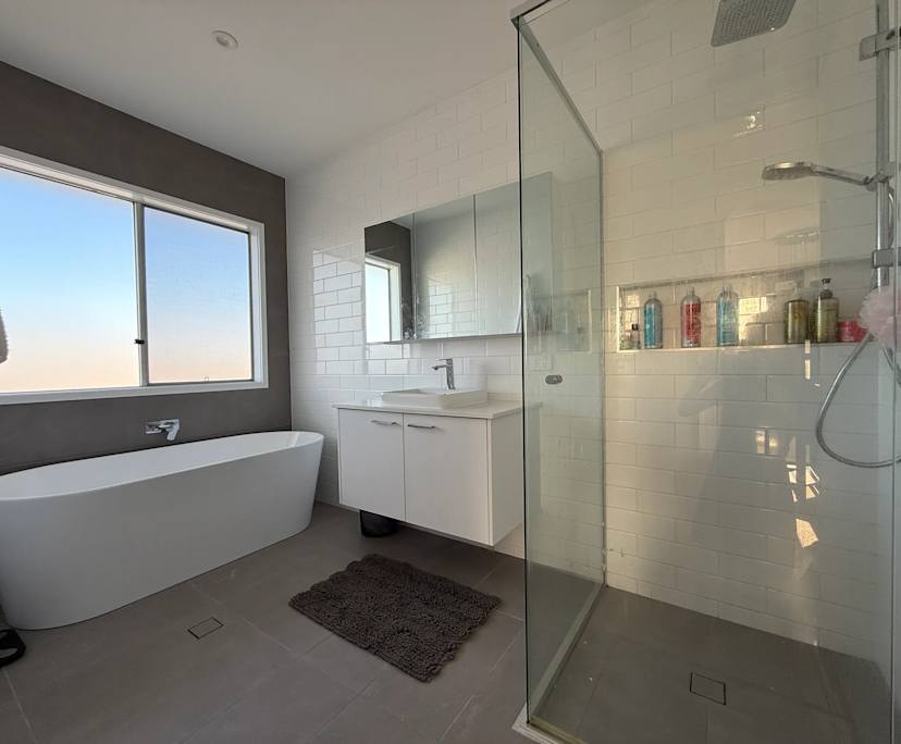 $400, Share-house, 4 bathrooms, Helensvale QLD 4212