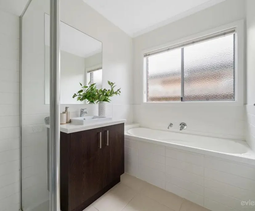 $300, Share-house, 3 bathrooms, Mount Martha VIC 3934