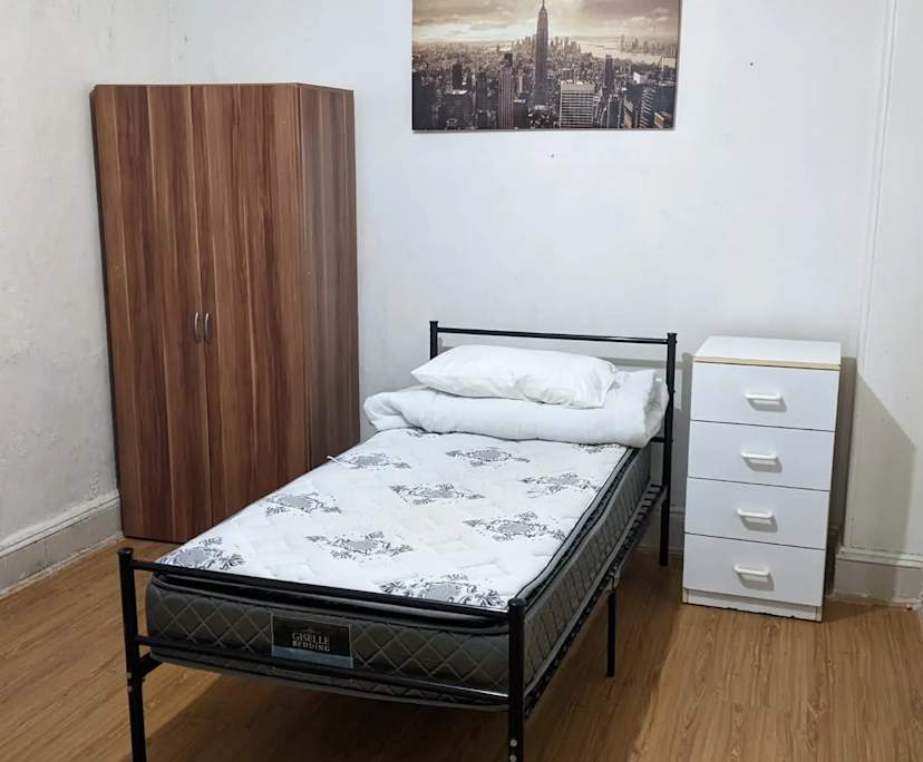 Furnished room in a share house